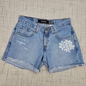 Levi's Women's Silvertab Loose Distressed Painted Light Wash Shorts‎ Size 5
